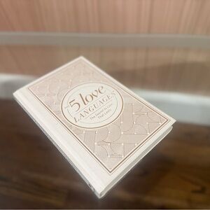 The 5 Love Languages Book - Cream Cover